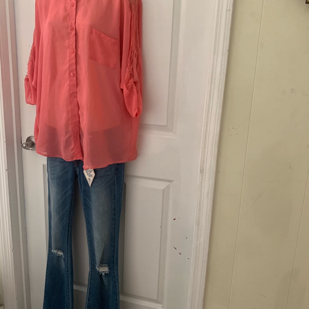 Blouse - Picture 2 of 2